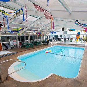 Crest Motel